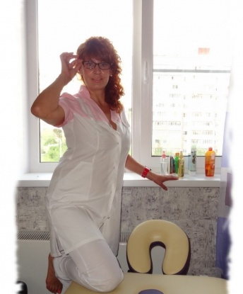 Моя нежность и креативность поразят даже самого искушенного гурмана. 💋 В Москве я считаю все самые сокровенные и желанные фантазии. Мое тело – источник бесконечного наслаждения, мои руки – ключ к вашему релаксу, мои губы – инструмент воплощения ваших мечтаний. 😉 У меня есть страница с фото и отзывами, чтобы вы смогли убедиться в моей красоте и качестве услуг. Буду рада каждой встрече, потому что мои возможности безграничны! 💫 Анютка